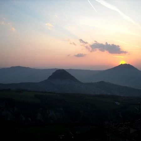 Affittacamere Arcobaleno San Leo Exteriör bild